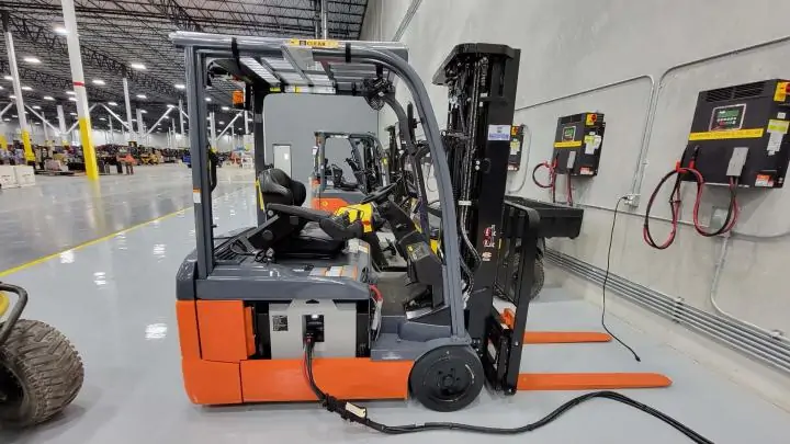 forklift charger.webp