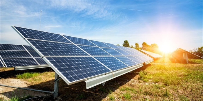 Charging LiFePO4 Batteries with Solar