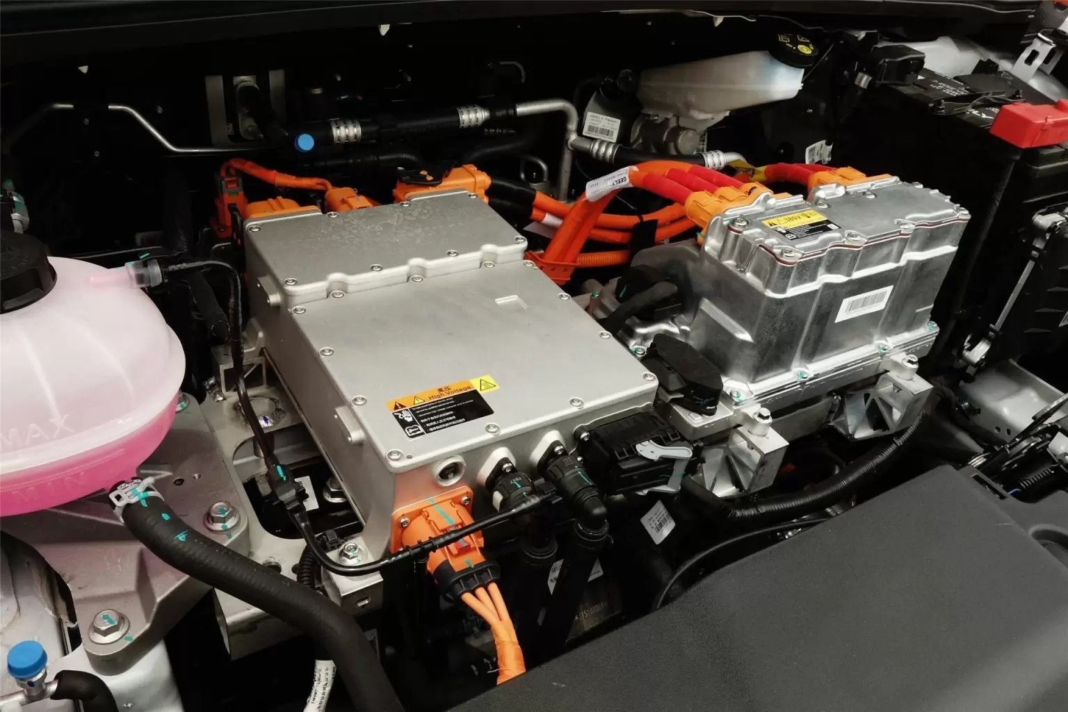 How to choose the Right Onboard Charger: A Comprehensive Guide