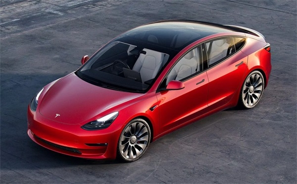 Tesla Reports EV Batteries Retain 80% Capacity Over 200,000 Miles